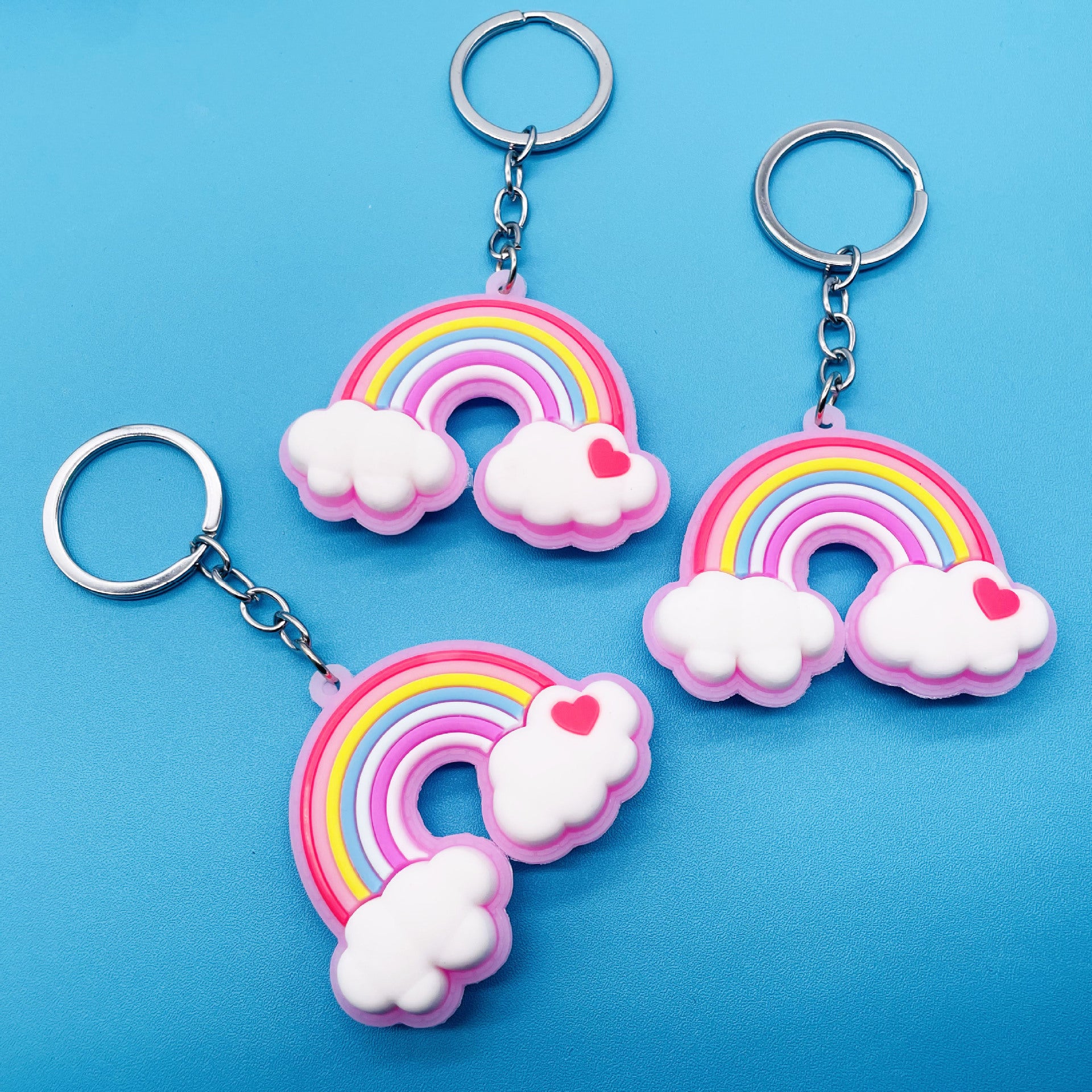 Amor de goma suave al por mayor Rainbow Cloud Keychain